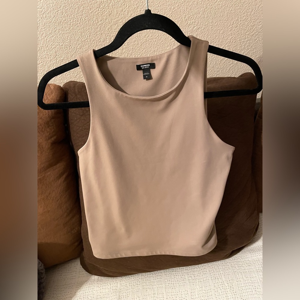 Express Body Contour top - Picture 3 of 3